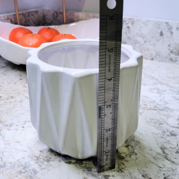 Set of Two Small Ceramic Pots - Picture 6 of 7